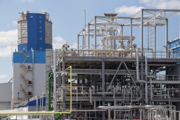 Réseau de pipelines d’une grande usine chimique. Production d’engrais azotés.